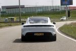 Alkmaar Stompetoren 5 april 2021
Leontine Borsato en Marco Borsato rijden met de porsche Taycan naar het huis van zijn moeder Mary om pasen te vieren