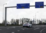 Alkmaar Stompetoren 5 april 2021
Leontine Borsato en Marco Borsato rijden met de porsche Taycan naar het huis van zijn moeder Mary om pasen te vieren