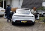 Alkmaar Stompetoren 5 april 2021
Leontine Borsato en Marco Borsato rijden met de porsche Taycan naar het huis van zijn moeder Mary om pasen te vieren