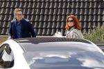 Alkmaar Stompetoren 5 april 2021
Leontine Borsato en Marco Borsato rijden met de porsche Taycan naar het huis van zijn moeder Mary om pasen te vieren