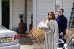 Alkmaar Stompetoren 5 april 2021
Leontine Borsato en Marco Borsato rijden met de porsche Taycan naar het huis van zijn moeder Mary om pasen te vieren