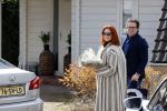 Alkmaar Stompetoren 5 april 2021
Leontine Borsato en Marco Borsato rijden met de porsche Taycan naar het huis van zijn moeder Mary om pasen te vieren
