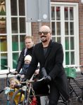 Amsterdam 3 april 2021
Maik de Boer op de fiets in Amsterdam zuid