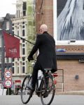 Amsterdam 3 april 2021
Maik de Boer op de fiets in Amsterdam zuid