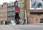 Amsterdam 3 april 2021
Maik de Boer op de fiets in Amsterdam zuid