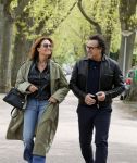 Huizen 15 mei 2021
Marco Borsato en Leontien Borsato vertrekken vanuit Huizen naar de verjaardag van Leco