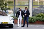Amsterdam 12 mei 2021
Marco Borsato en Rolf Sanchez arriveren in de porsche Taycan bij Q music