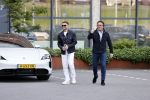 Amsterdam 12 mei 2021
Marco Borsato en Rolf Sanchez arriveren in de porsche Taycan bij Q music