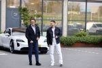 Amsterdam 12 mei 2021
Marco Borsato en Rolf Sanchez arriveren in de porsche Taycan bij Q music
