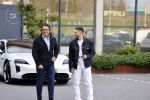 Amsterdam 12 mei 2021
Marco Borsato en Rolf Sanchez arriveren in de porsche Taycan bij Q music