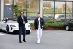 Amsterdam 12 mei 2021
Marco Borsato en Rolf Sanchez arriveren in de porsche Taycan bij Q music