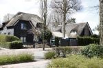 Blaricum 13 april 2021
Het oude huis van Marco en Leontine Borsato in Blaricum wordt helemaal verbouwd.