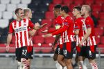 Eindhoven 22-10-2020 Uefa Europaleague PSV-Granada CF. Eindstand 1-2. Doelpunt door Mario Gotze. Felicitaties door het team.