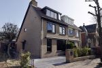 Noordwijk 31 maart 2021
Maxim Meiland haar vader Martien Moeder Erica oma partner Leroy en Sander v Betten ( vriend Erica) helpen mee met de verhuizing naar hun nieuwe huis