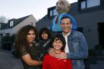 Abcoude 4 april 2021
Najib Amhali wordt 50 jaar en ziet abraham . Najib met zijn vrouw Niama en hun kinderen. Voor het huis staat een Abraham.