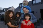 Abcoude 4 april 2021
Najib Amhali wordt 50 jaar en ziet abraham . Najib met zijn vrouw Niama en hun kinderen. Voor het huis staat een Abraham.