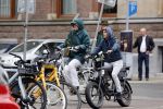 Amsterdam 8 mei 2021
Klein ongeluk tussen fietster en een jongen op een electrische dopio fiets