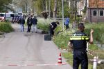 Broek en Waterland 20 mei 2021
Politie doet onderzoek naar de schietpartij/overval in Broek en Waterland . oa Karin Bloemen en boer Geet Jan v Meerveld wonen daar.