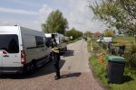 Broek en Waterland 20 mei 2021
Politie doet onderzoek naar de schietpartij/overval in Broek en Waterland . oa Karin Bloemen en boer Geet Jan v Meerveld wonen daar.