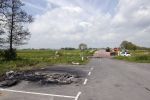 Broek en Waterland 20 mei 2021
Politie doet onderzoek naar de schietpartij/overval in Broek en Waterland . oa Karin Bloemen en boer Geet Jan v Meerveld wonen daar.