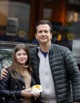Amsterdam 14 mei 2021
Quincy Schellevis met zijn dochter in Amsterdam zuid