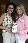 Amsterdam 14 mei 2021
Quinty Trustfull krijgt uit handen van Esther Kreukniet heet eerste boek . Vindt plaats in het consorvatorium hotel.