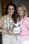 Amsterdam 14 mei 2021
Quinty Trustfull krijgt uit handen van Esther Kreukniet heet eerste boek . Vindt plaats in het consorvatorium hotel.