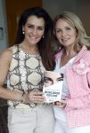 Amsterdam 14 mei 2021
Quinty Trustfull krijgt uit handen van Esther Kreukniet heet eerste boek . Vindt plaats in het consorvatorium hotel.