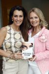 Amsterdam 14 mei 2021
Quinty Trustfull krijgt uit handen van Esther Kreukniet heet eerste boek . Vindt plaats in het consorvatorium hotel.