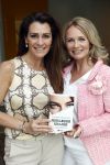 Amsterdam 14 mei 2021
Quinty Trustfull krijgt uit handen van Esther Kreukniet heet eerste boek . Vindt plaats in het consorvatorium hotel.