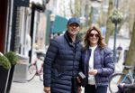 Amsterdam/ Amstelveen  10 april 2021
Ruud Gullit en zijn vriendin Karin de Rooij op de cornelis schuytstraat. Ze hebben samen een appartement in Amstelveen
