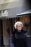 Amsterdam 7 april 2021
Simone Kleinsma doet boodschappen op de cornelis schuytstraat en gaat daarna naar de voetpedicure