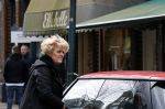 Amsterdam 7 april 2021
Simone Kleinsma doet boodschappen op de cornelis schuytstraat en gaat daarna naar de voetpedicure