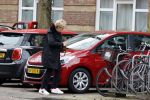 Amsterdam 7 april 2021
Simone Kleinsma doet boodschappen op de cornelis schuytstraat en gaat daarna naar de voetpedicure