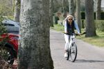Bergen 19 april 2021
Sonja Bakker fietst op haar mountainbike naar huis
