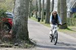 Bergen 19 april 2021
Sonja Bakker fietst op haar mountainbike naar huis