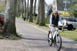 Bergen 19 april 2021
Sonja Bakker fietst op haar mountainbike naar huis