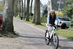 Bergen 19 april 2021
Sonja Bakker fietst op haar mountainbike naar huis