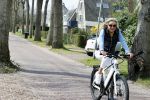 Bergen 19 april 2021
Sonja Bakker fietst op haar mountainbike naar huis