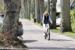 Bergen 19 april 2021
Sonja Bakker fietst op haar mountainbike naar huis