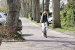 Bergen 19 april 2021
Sonja Bakker fietst op haar mountainbike naar huis