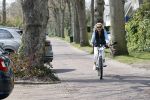 Bergen 19 april 2021
Sonja Bakker fietst op haar mountainbike naar huis