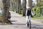 Bergen 19 april 2021
Sonja Bakker fietst op haar mountainbike naar huis