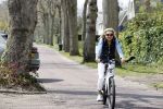 Bergen 19 april 2021
Sonja Bakker fietst op haar mountainbike naar huis