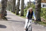 Bergen 19 april 2021
Sonja Bakker fietst op haar mountainbike naar huis