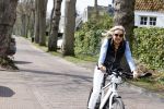 Bergen 19 april 2021
Sonja Bakker fietst op haar mountainbike naar huis