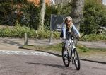 Bergen 19 april 2021
Sonja Bakker fietst op haar mountainbike naar huis