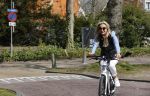 Bergen 19 april 2021
Sonja Bakker fietst op haar mountainbike naar huis