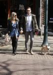 Amsterdam 17 april 2021
Stephanie Tency en haar vriend Mark op straat in Amsterdam zuid.