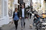 Amsterdam 17 april 2021
Stephanie Tency en haar vriend Mark op straat in Amsterdam zuid.